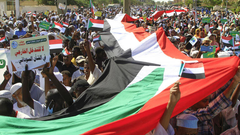 ارتش سودان و جناح های غیرنظامی قرارداد چارچوبی امضا کردند