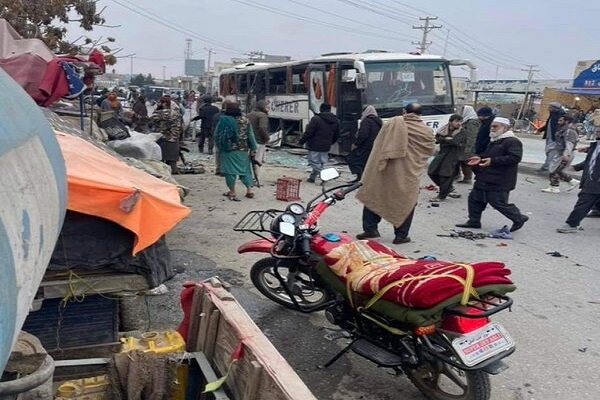 در انفجار اتوبوس در مزارشریف افغانستان دست کم 5 نفر کشته شدند