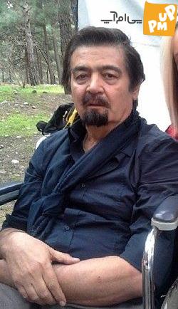 باورش سخت است اما چهره «رضا رویگری» زیر و رو شد 1 عکسی جالب و دیدنی از رضا رویگیری بازیگر سرشناس سینمای ایران که تقریبا یک سال پیش به دلیل حواشی سالمندان منتشر شد، اخبار ناراحت کننده ای از او منتشر شد.