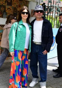 عکسی جذاب از برن سات بازیگر مشهور در انتخابات ترکیه+ عکس 1 عکسی جذاب از برن سات بازیگر مشهور در انتخابات ترکیه+ عکس