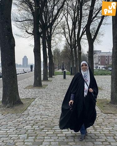 عکس های روی جلد «خانم مجری چادری» در خارج از کشور پرطرفدار شد/ عکس 1 عکسی جالب و زیبا از مژده لواسانی مجری معروف رادیو برون مرزی با چادری بر سر منتشر شد.
