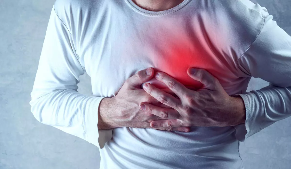 نشانه های حمله قلبی چیست؟/ چه علائمی را باید جدی بگیریم؟