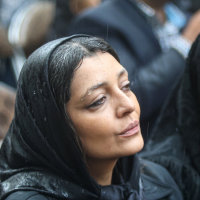تیپ جنجالی اندیشه فولادوند در مراسم تشییع پیکر بیتا فرهی!/عکس