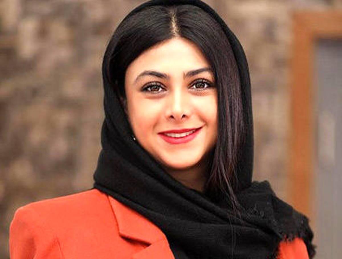 آزاده صمدی ممنوع‌الخروج شد