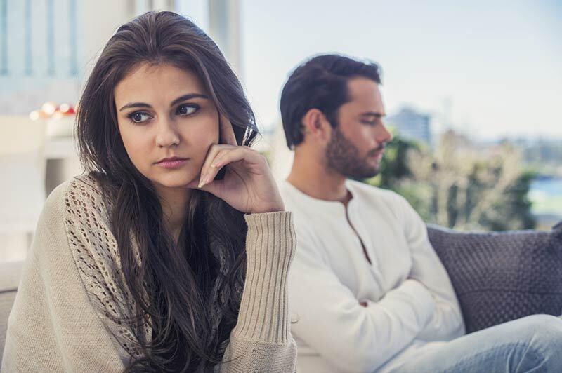 این 5 رفتار باعث می شود زنان از رابطه با شما فرار کنند