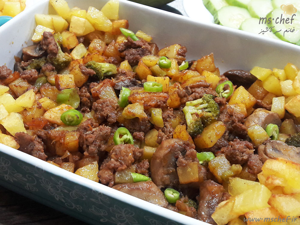 طرز تهیه یک غذای خوشمزه با گوشت و سیب زمینی!/ویدئو