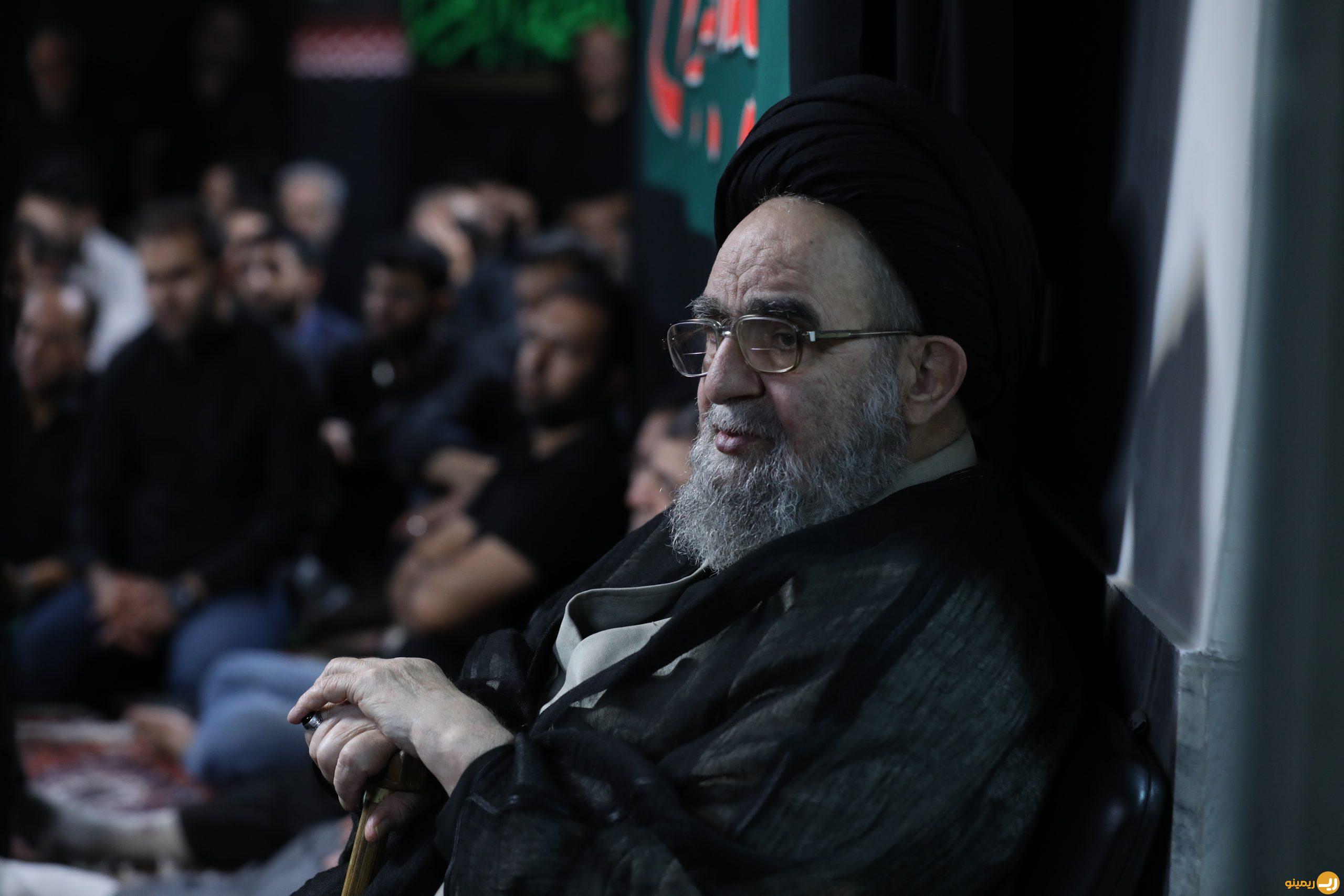 حجت الاسلام والمسلمین سید محمدتقی شاگرد همدانی و نماینده ایوار یزد درگذشت. 2 حجت الاسلام والمسلمین سید محمدتقی شاگرد همدانی و نماینده ایوار یزد درگذشت.