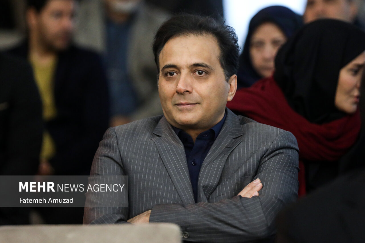 دیدار رئیسی با هنرمندان کشور/ از عباس قادری گرفته تا علی نصیریان+ تصاویر 6 دیدار رئیسی با هنرمندان کشور/ از عباس قادری گرفته تا علی نصیریان+ تصاویر