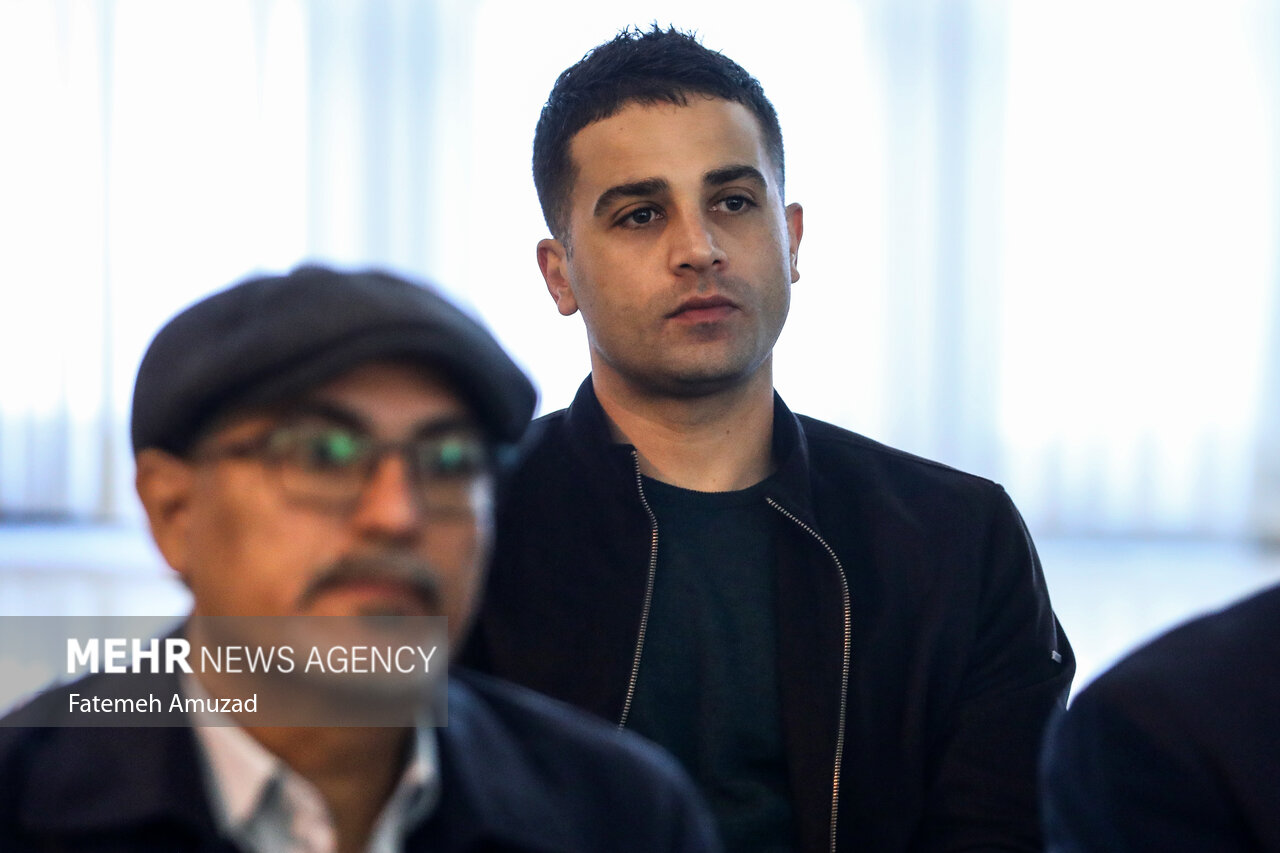 دیدار رئیسی با هنرمندان کشور/ از عباس قادری گرفته تا علی نصیریان+ تصاویر 8 دیدار رئیسی با هنرمندان کشور/ از عباس قادری گرفته تا علی نصیریان+ تصاویر