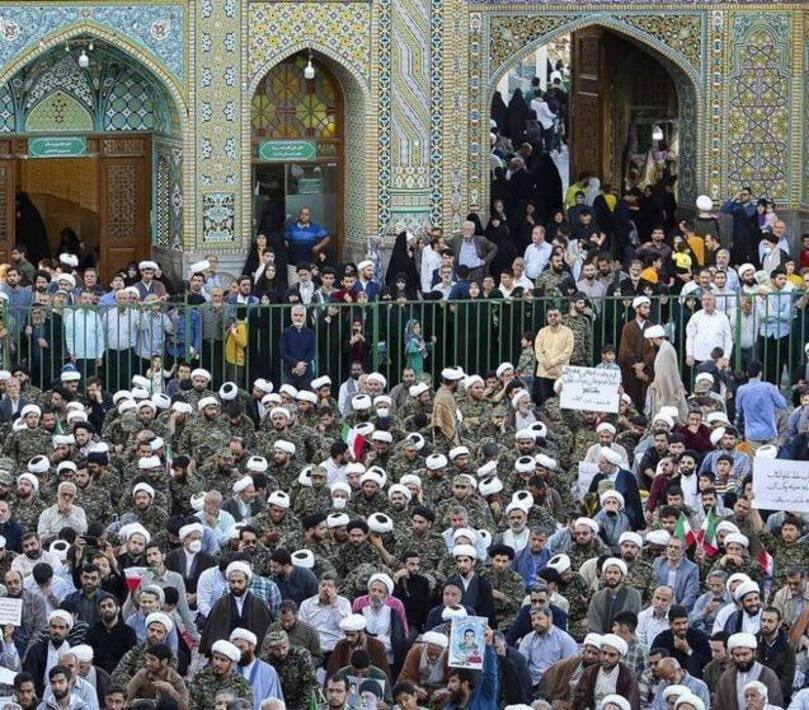 روحانیون با لباس نظامی در اجتماع حجاب و عفاف