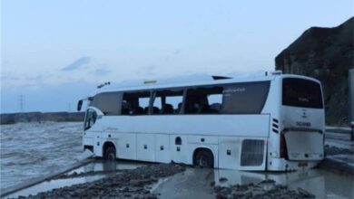 روایت گیر افتادن در اتوبوسی در سیل سیستان و بلوچستان/ از خانواده‌هایتان حلالیت بطلبید!