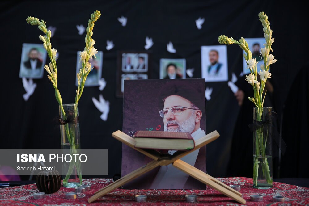 آماده سازی مشهد برای تشییع پیکر شهید (عکس)