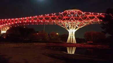 پل طبیعی امشب قرمز می شود