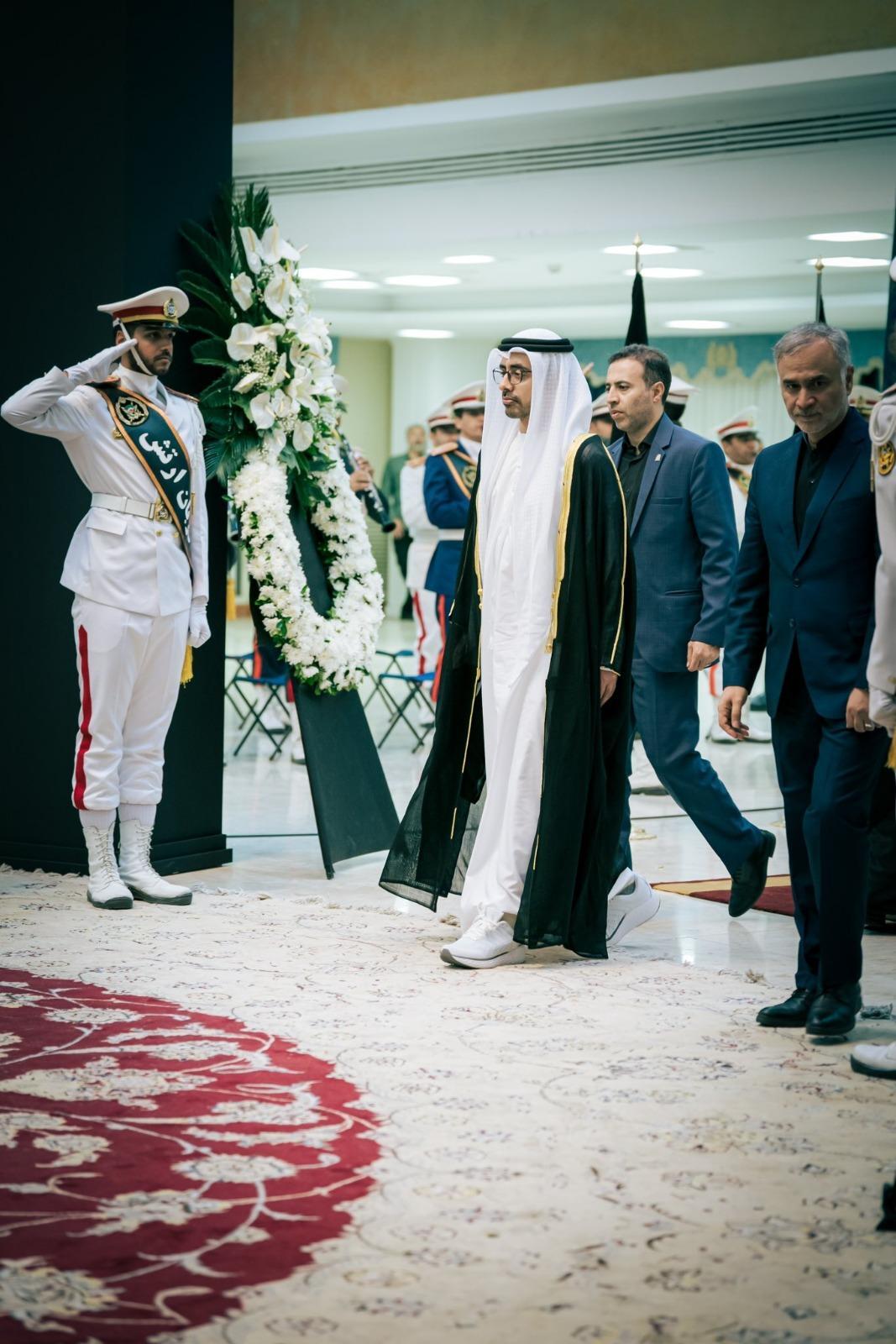 کتونی وزیر خارجه امارات (عکس)