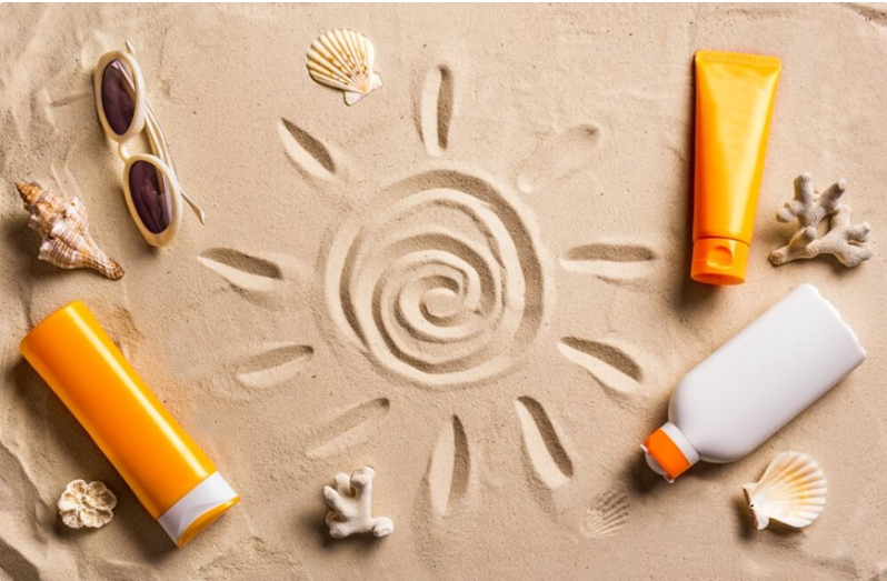کرم ضد آفتاب بی رنگ یا رنگی برای پوست مفیدتر است؟