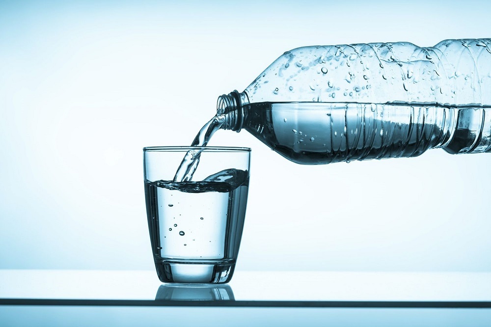 آیا نوشیدن آب مقطر بی خطر است؟