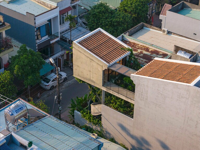 خانه آشیانه در ویتنام با طراحی متمایز و مینیمالیستی خود توسط معمار Ho Qué تحت تأثیر قرار می گیرد.