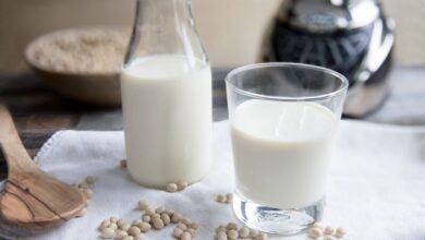 به این ۸ دلیل روزی یک لیوان شیر بخورید