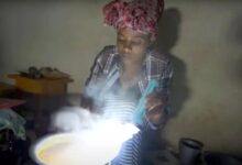 زنی که پزشکان دنیا را متحیر کرد / ۱۶ سال زندگی بدون آب و غذا + عکس
