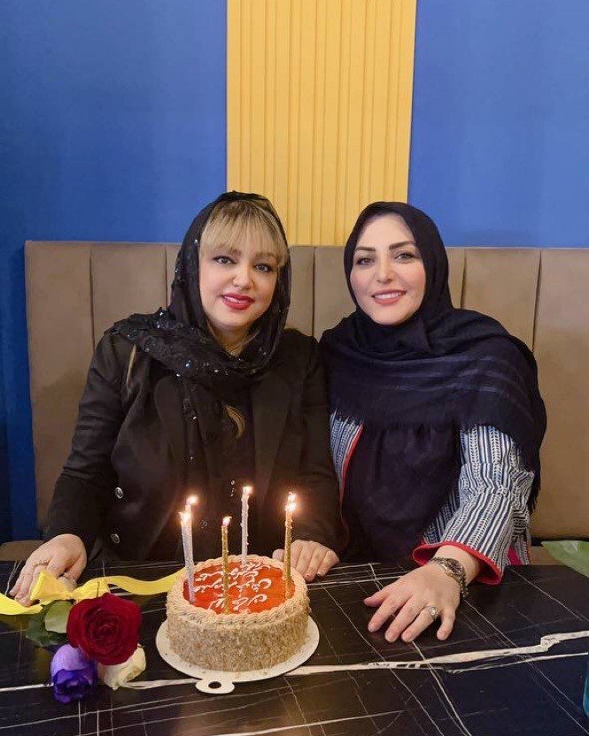 عکس تصویری از المیرا شریفی مقدم در جشن تولد این بازیگر