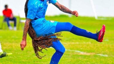 مرد مو بلند فوتبال؛ ستاره جدید دنیای فوتبال با مدل موی عجیب و غریب (+عکس)
