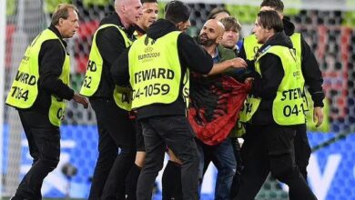 یوفا فدراسیون فوتبال آلبانی را به خاطر رفتار هواداران در بازی با ایتالیا جریمه می‌کند