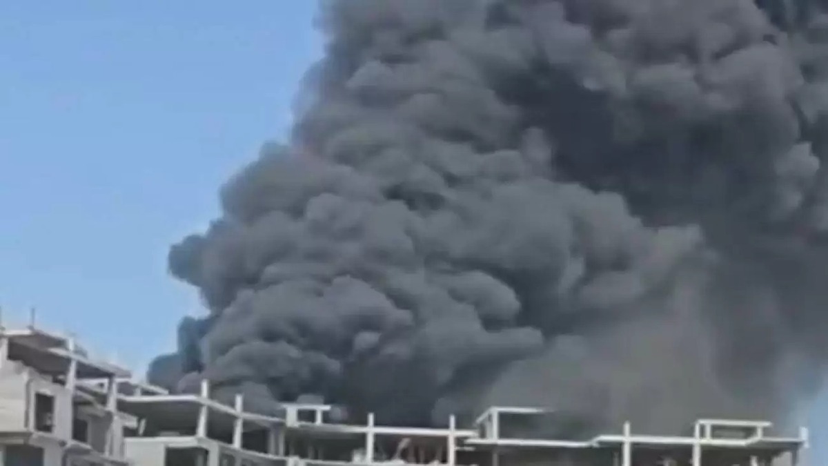 حمله هواپیماهای بدون سرنشین در روستوف روسیه؛ آتش سوزی انبار نفت (فیلم)