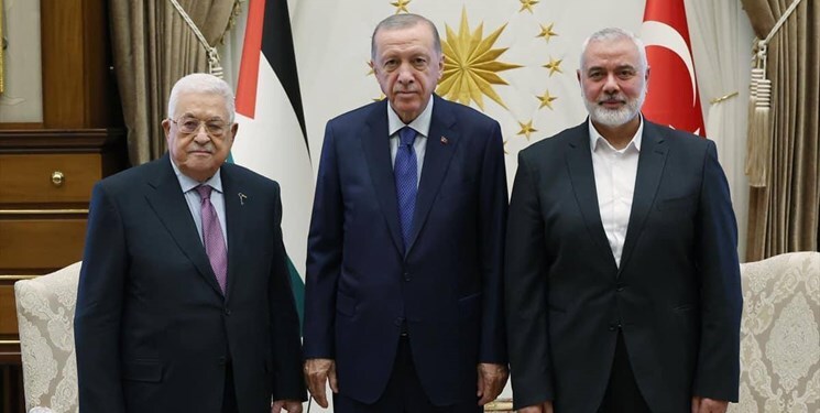 دیدار اسماعیل هنیه رهبر حماس و محمود عباس رئیس دولت فلسطین (تشکیلات خودگردان) با میانجیگری اردوغان رئیس جمهوری ترکیه در استانبول