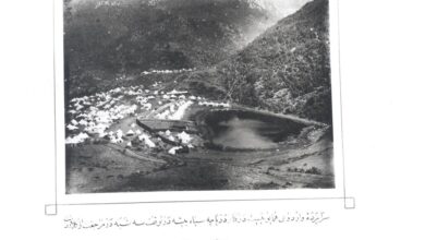 عکس زیرزمینی از تفریح ​​ناصرالدین شاه و دوستانش در کنار دریاچه جنگل سیاه