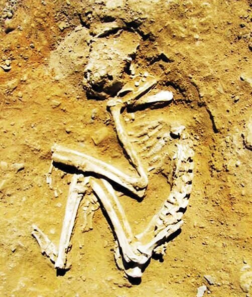 مادری که در قبر زایمان کرد / ۴ کشف‌عجیب باستان‌شناسان (+عکس)