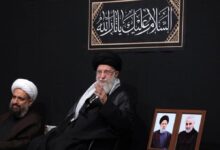 مراسم عزاداری شام غریبان در حسینیه امام خمینی«ره» با حضور رهبر انقلاب (عکس)