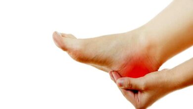 ۱۰ علت پا درد شبانه؛ روش‌های درمان آن