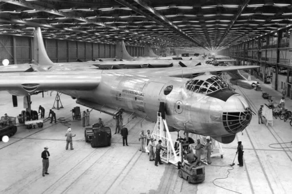 بمب افکن های B-36 Peacemaker; تاریخچه بزرگترین هواپیمای نیروی هوایی ایالات متحده (+ عکس)