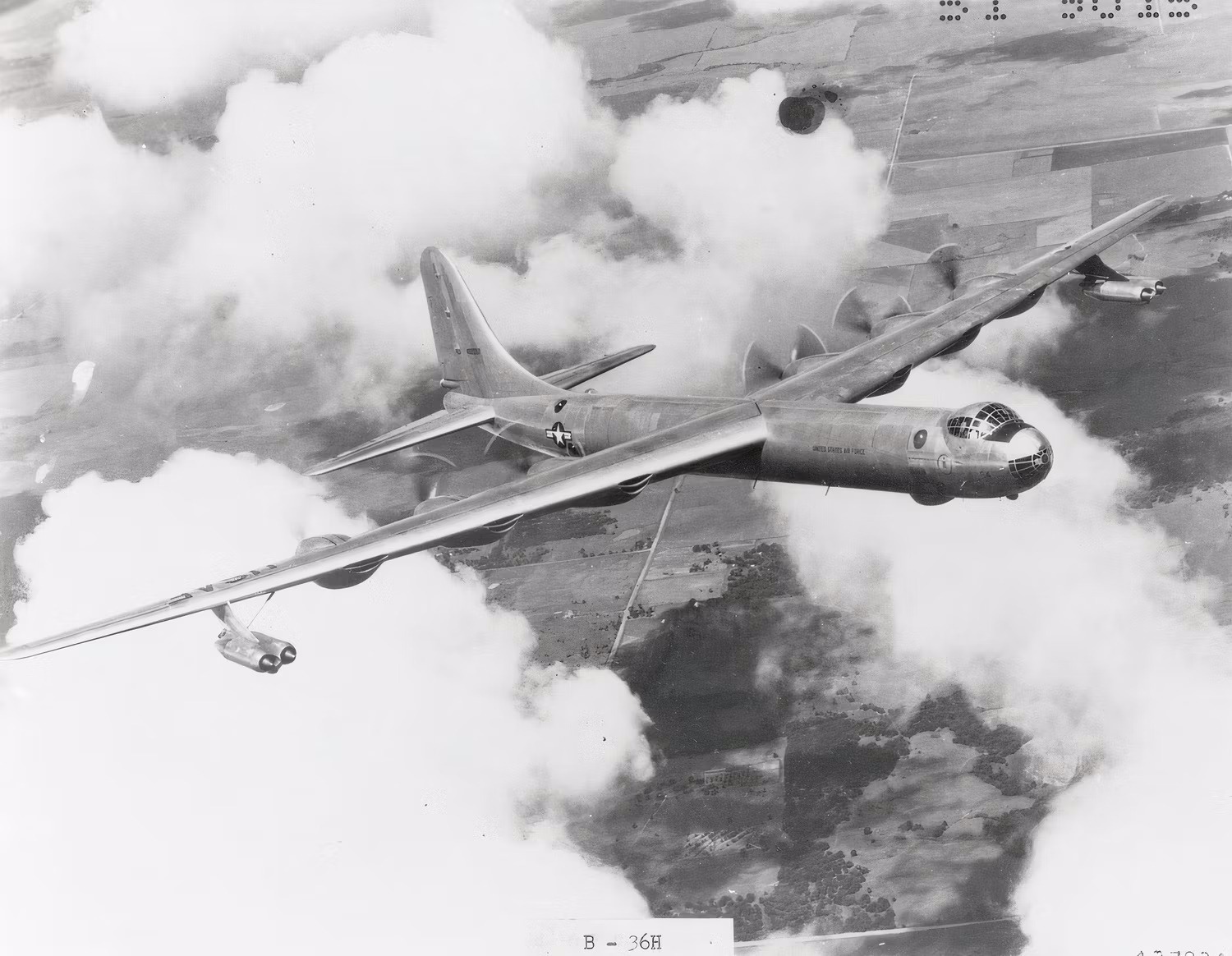 بمب افکن های B-36 Peacemaker; تاریخچه بزرگترین هواپیمای نیروی هوایی ایالات متحده (+ عکس)