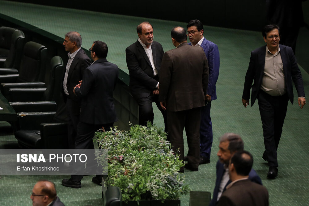 کشمکش بین لابیگران موافق و مخالف کابینه پیشنهادی؛ از تاجگردون و حاجی بابایی تا آقا تهرانی / بی توجهی به یاوه گویی های سیاسی 2 تشدید