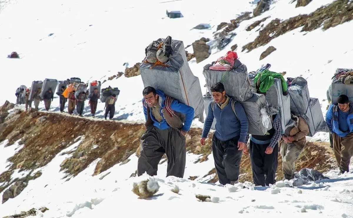 کولبر برای نان می‌جنگد؛ قاچاقچی نیست / فردی را برای ستاد مرکزی مبارزه با قاچاق کالا انتخاب کنید که حداقل یک بار مرز را دیده باشد