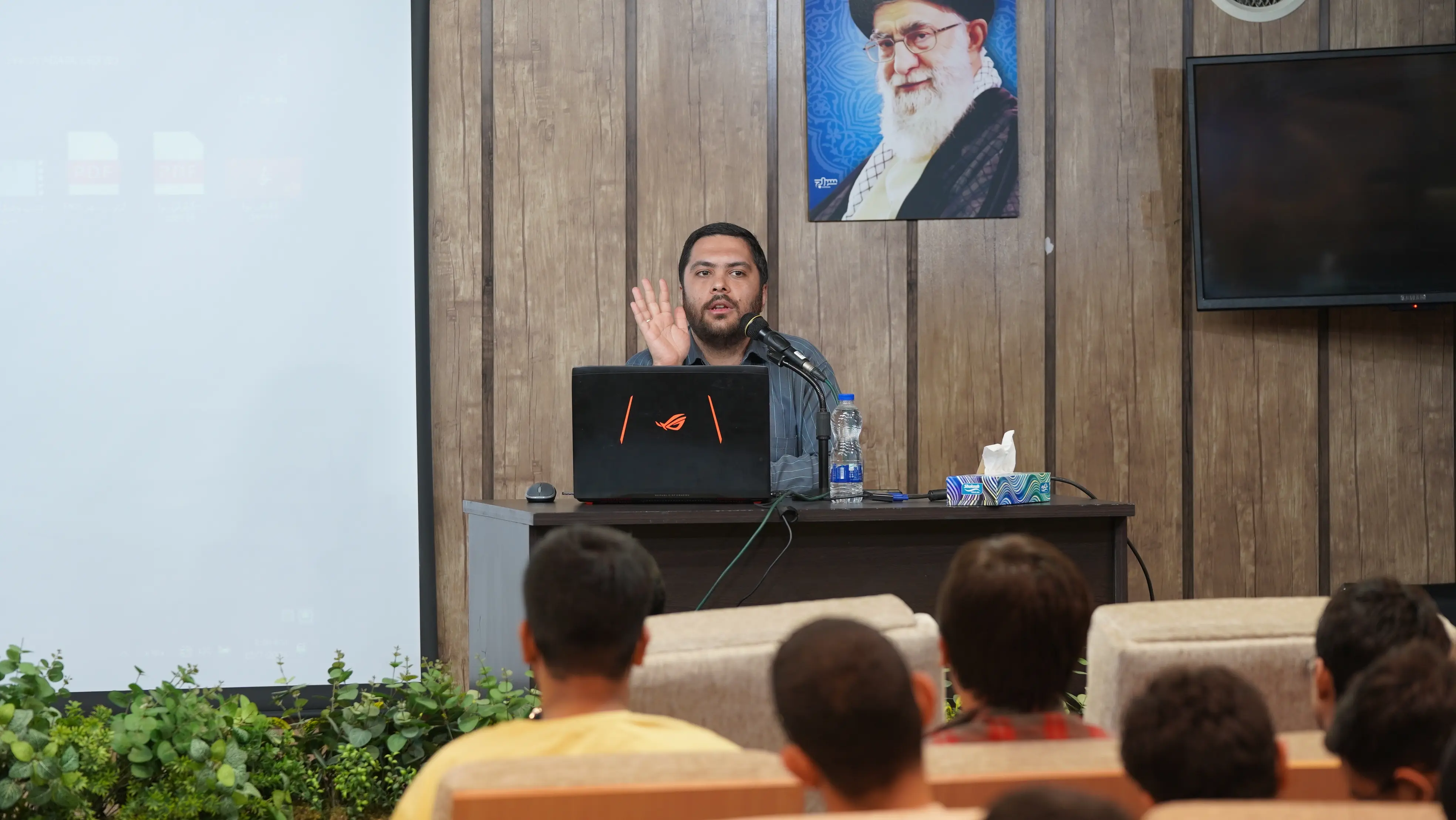 "معلمان سراج"; مکانی برای تربیت نسل انقلابی 2 روشنفکران سراج (4)