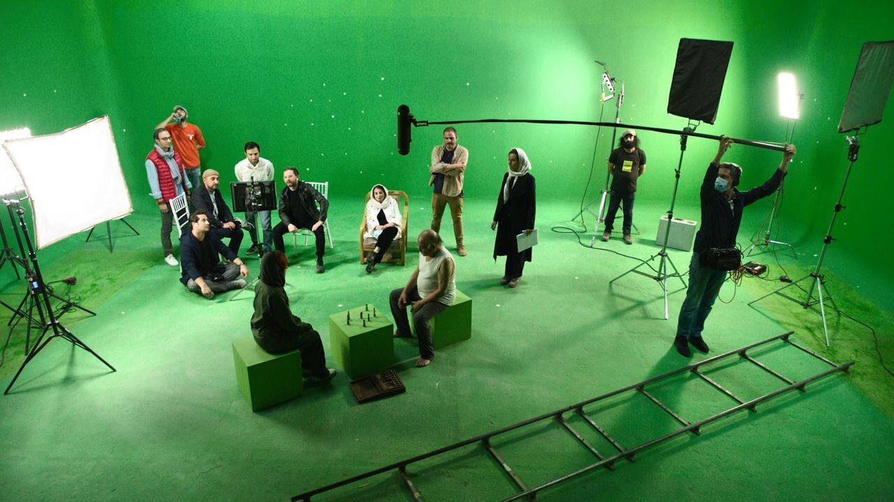 مستند «رخ» تعبیری آزاد از رویاهای علی اکبر صادقی است. تصویری از میراث بزرگان واجب تر از شام است. 1 مستند «رخ» تعبیری آزاد از رویاهای علی اکبر صادقی است. تصویری از میراث بزرگان واجب تر از شام است.