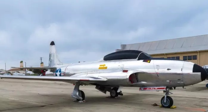 5 تا از زیباترین هواپیماهای جنگنده تاریخ ارتش (+عکس) 5 تا از زیباترین هواپیماهای جنگنده تاریخ ارتش (+عکس)