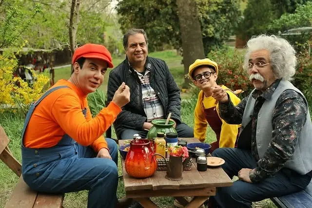 از آرامش تا صمیمیت/پشت صحنه سریال لالایی با حضور عموپورنگ و امیرمحمد متقیان 2 عموپورنگ و امیر محمد ۱