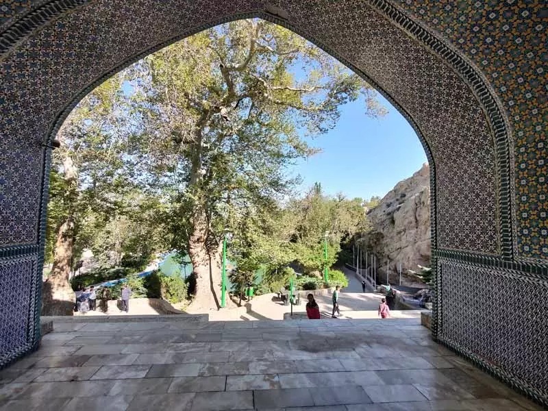 قبرستان «باغلق»؛ گورستانی عجیب در جرگلان خراسان‌ شمالی