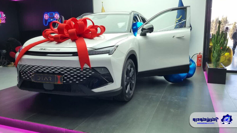 کراس اوور دیار خودرو در خیابان ها ؛ بایک X55 تحویل مشتریان شد 6 تقاطع دیار خودرو در خیابان; دوچرخه X55 به مشتریان تحویل داده شد.