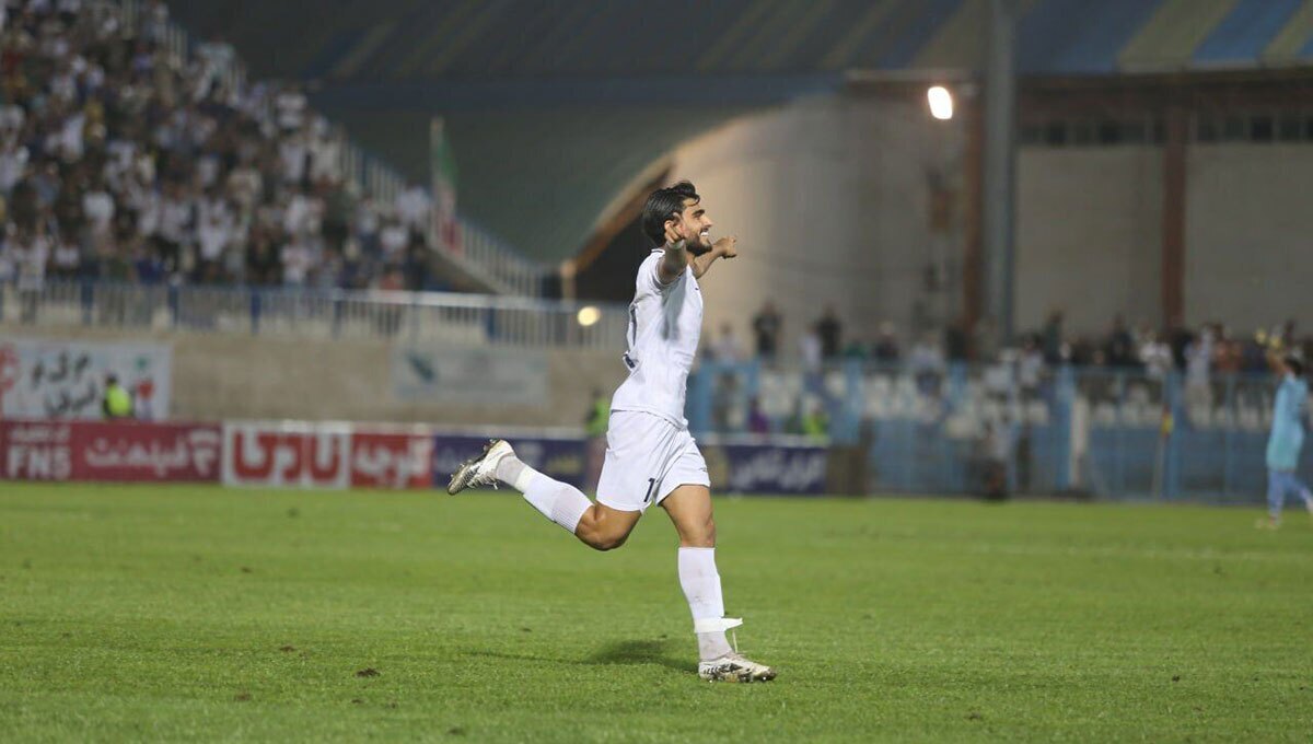 جنگ نقل و انتقالاتی پرسپولیس و استقلال; قندی پور، هدف مشترک مجاری ها