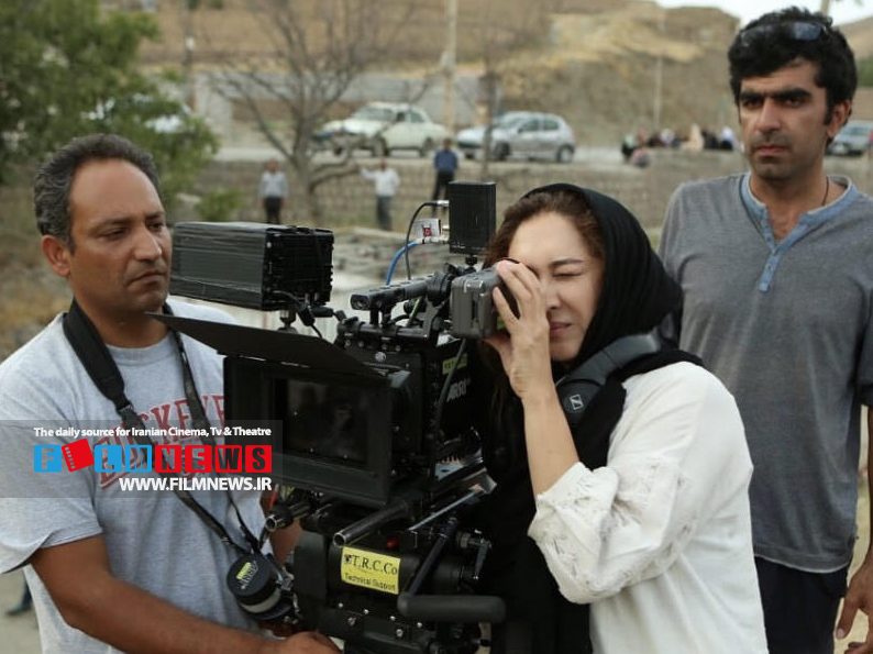 مروری بر حضور کارگردان بانوان در ده دور آخر جشنواره فیلم فجر تحت بهانه "مرد آرام" بهانه به کارگردانی بهنوش سدگی ، که تنها زن جشنواره امسال است | از طرف "زن" 4 فقط یک کارگردان زنان در جشنواره چهل و شخص ثالث وجود دارد ، و بهنوش سدگی است که با این فیلم در این رویداد حضور دارد