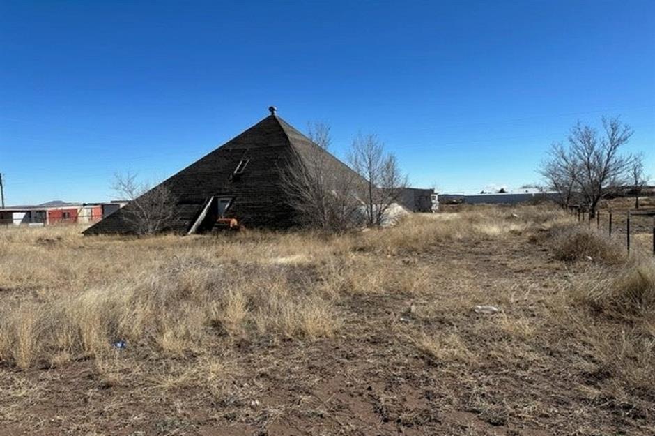 house هرم شگفت انگیز در سراسر جهان/ ترجمه house هرم شگفت انگیز در سراسر جهان/ ترجمه