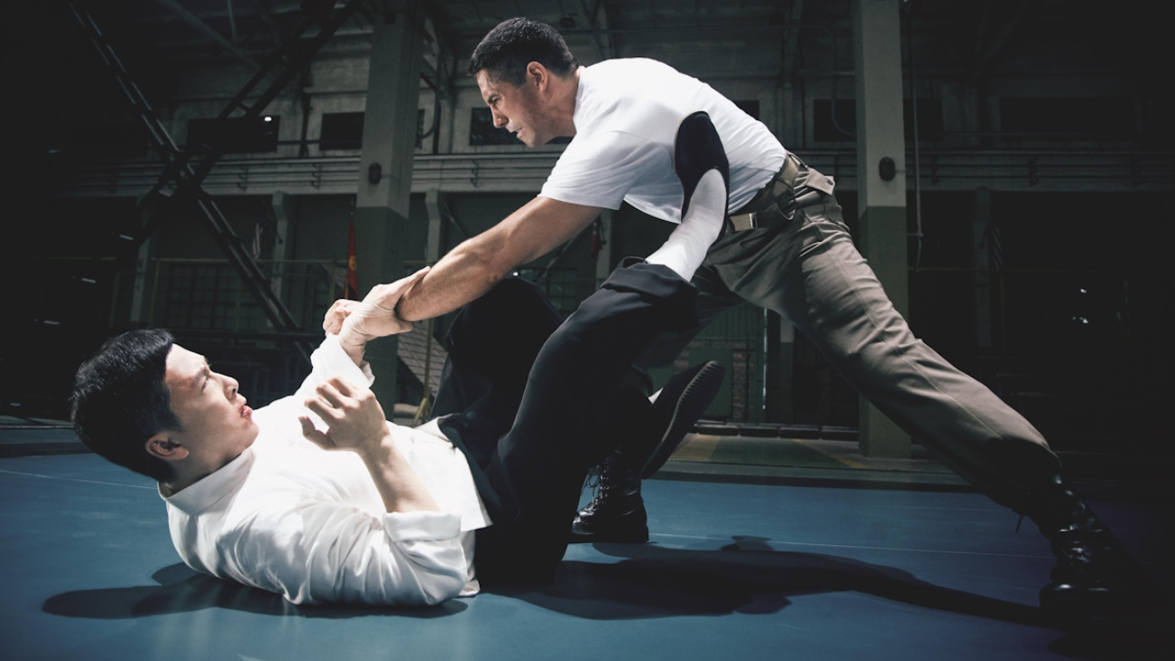 فیلم مدرن کونگ فوی برای علاقه مندان به هنرهای رزمی ؛ از آستانه تا شمشیر فیلم مدرن کونگ فوی برای علاقه مندان به هنرهای رزمی ؛ از آستانه تا شمشیر