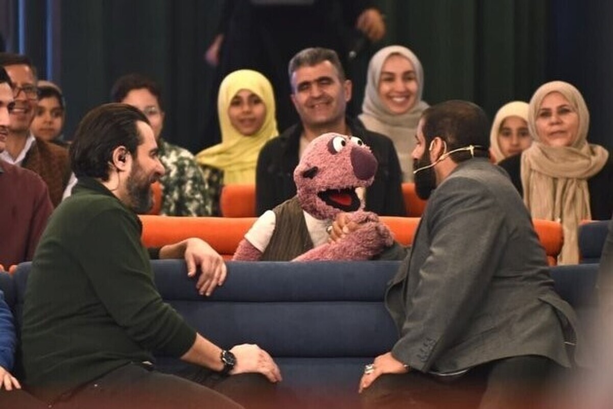 نگاهی به