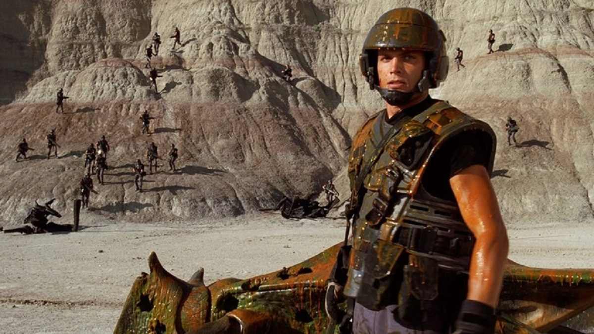 نسخه جدید فیلم Starship Troopers به کارگردانی نیل بلومکمپ در دست ساخت است