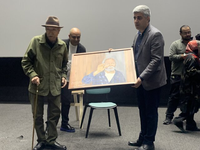 ما به اظهارات بحث برانگیز علی ناصریان درباره سینمای امروز بازگشتیم. 2 علی نصیر گریس: به فیلم پارس بازگشت