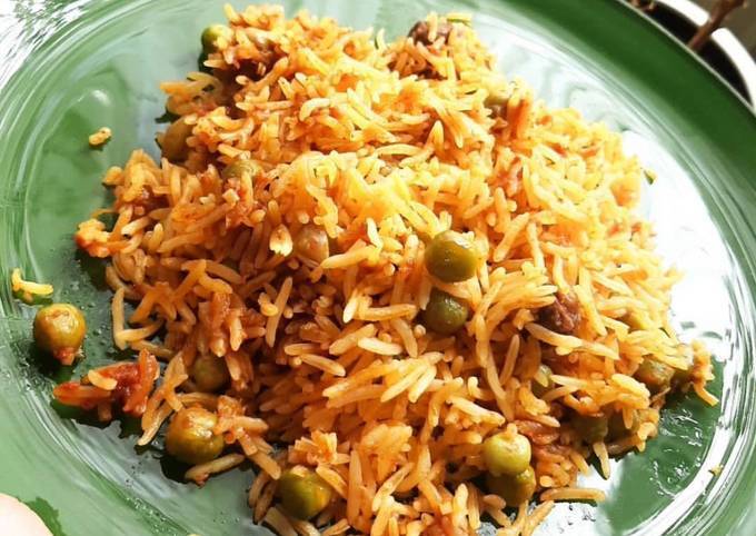 چگونه برنج نخود فرنگی درست کنیم. بهار